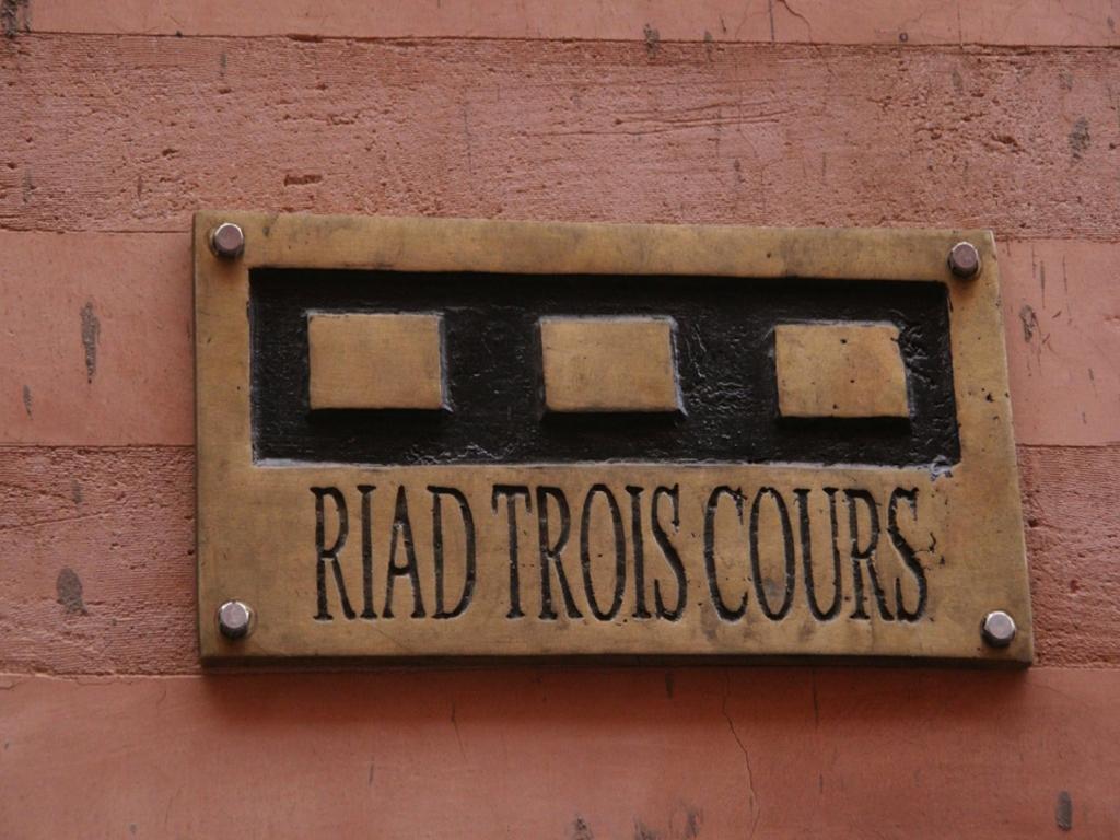 Riad Les Trois Cours Марракеш Экстерьер фото